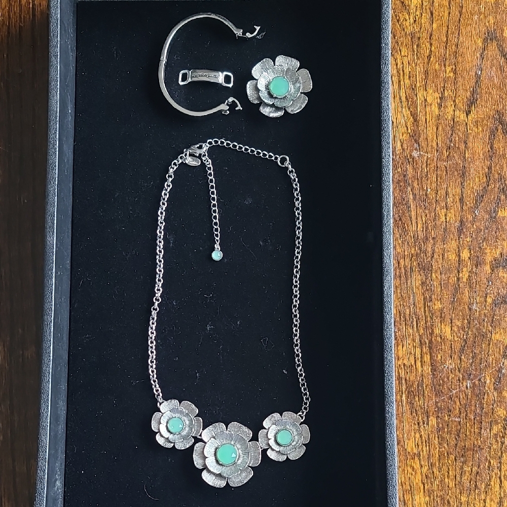 Lia Sophia "Lily Pad" Necklace & Interchangeable Bracelet Set
